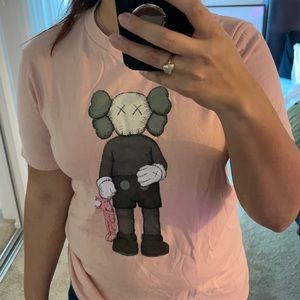 UniqloxKaws tshirt